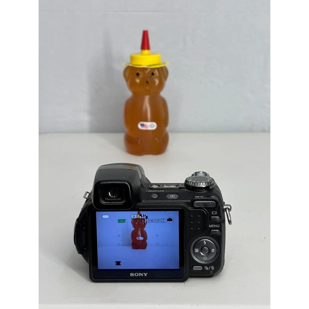 Sony Cyber-Shot DSC-H5 7.2 MP 12X Carl Zeiss Vario-Tessar‎ Digital Still Camera